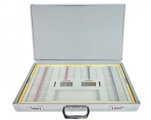 Aluminiumkoffer mit Refraktionsgläsereinsätzen - ungefüllt