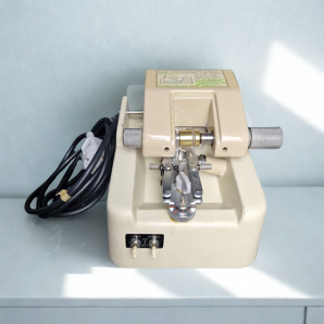 GEBRAUCHT (309) Takubo Rillgerät AG-5 410